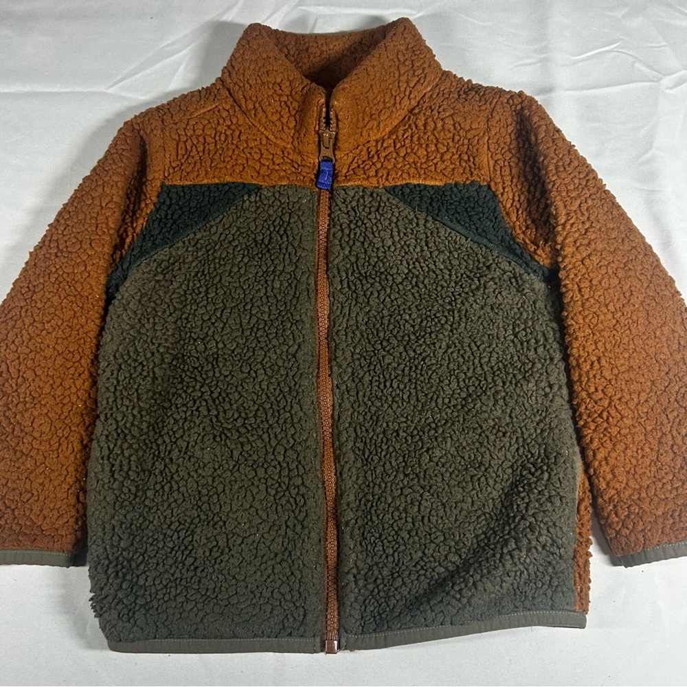 Carter's jacket with a colorblock design.soft sherpa fleece fabric/size 3T/3A